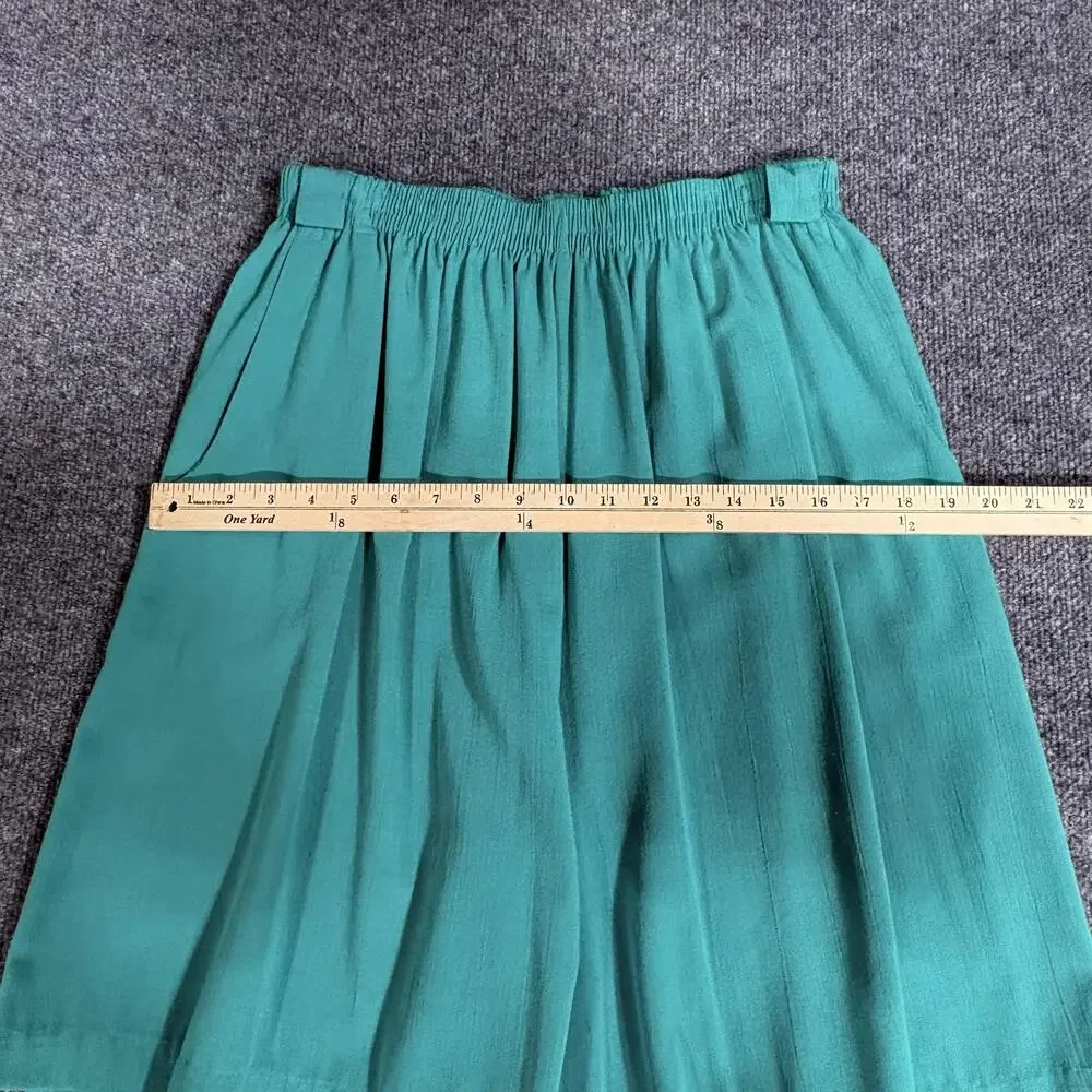 Vintage Briggs New York Shorts Womens 14 Green Culotte Pleated Belted Casual